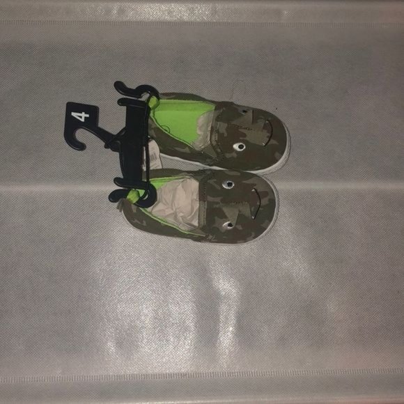 Cute slippers! Bundle for Better DEALS 🔥🔥 - Picture 2 of 3